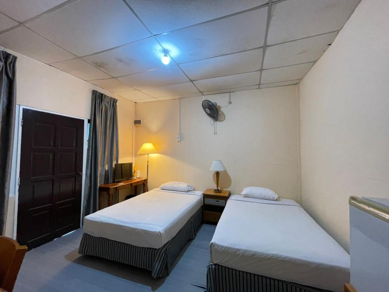 Dgeting Beach Resort Tumpat Exterior foto