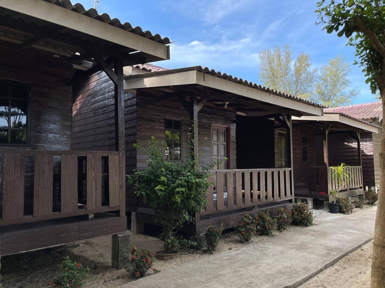 Dgeting Beach Resort Tumpat Exterior foto